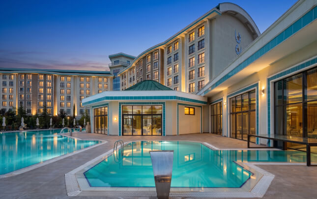Yaz Aylarında Termal Tatil Deneyimi Nasıl Olur M